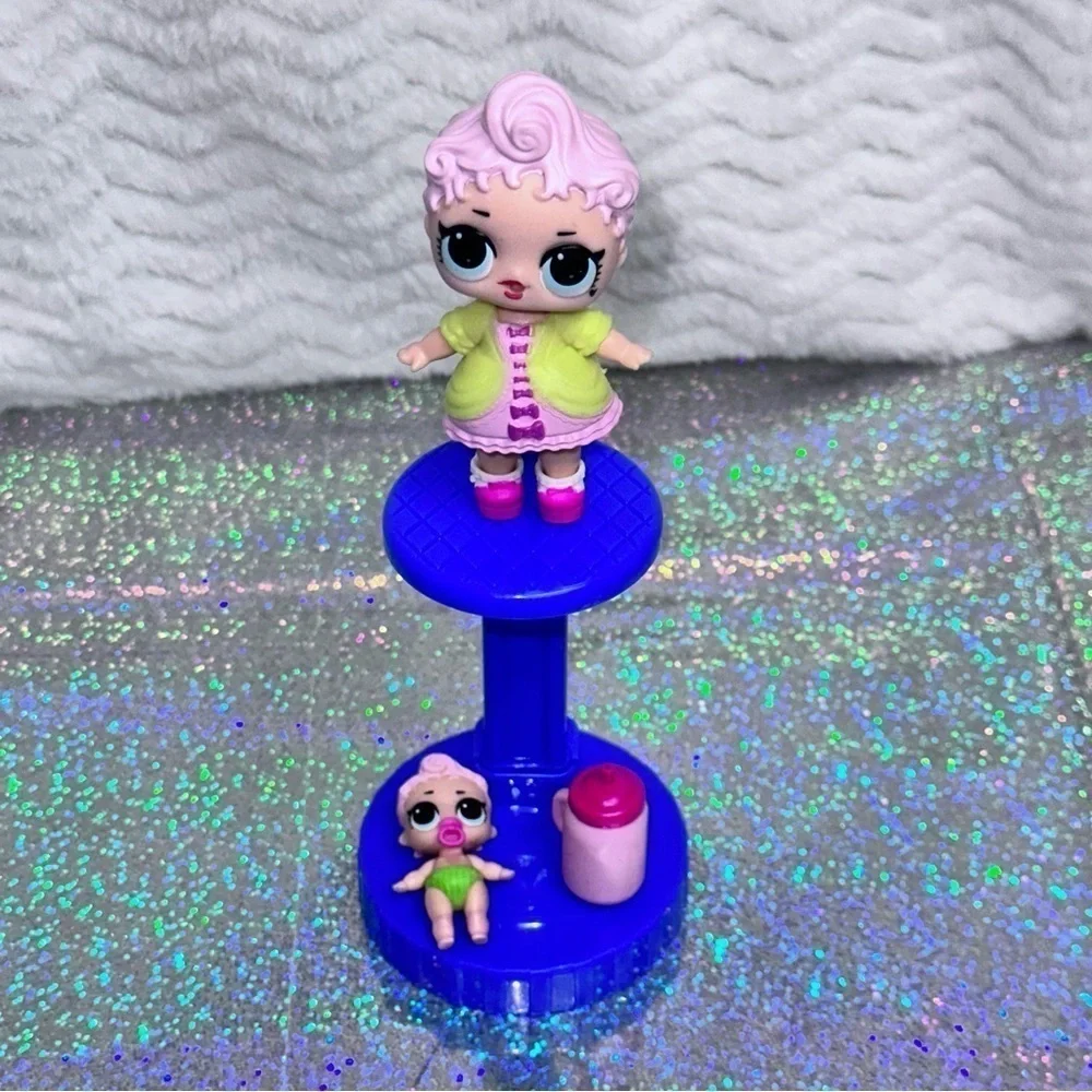 L.O.L. SURPRISE Royal High-Ney Fashion Doll Big & Lil Sis Bottle Outfit Shoes